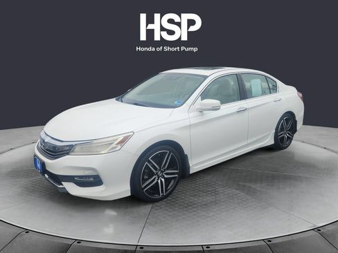 Used 2017 Honda Accord Touring image 1