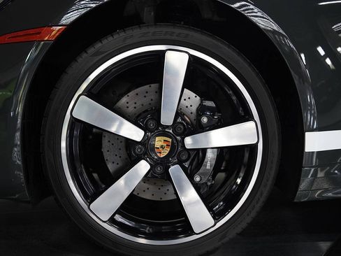 Used 2021 Porsche 911 Targa 4S Heritage Design AWD/4WD image 14