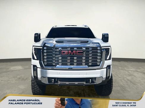 Used 2025 GMC Sierra 3500 Denali w/ Denali Reserve Package AWD/4WD image 9