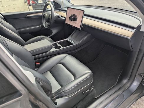 Used 2023 Tesla Model Y Long Range AWD/4WD image 10