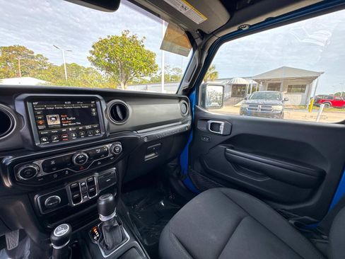 Certified 2021 Jeep Wrangler Unlimited Sport AWD/4WD image 26