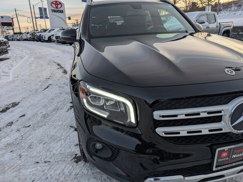 Used 2022 Mercedes-Benz GLB 250 4MATIC image 11