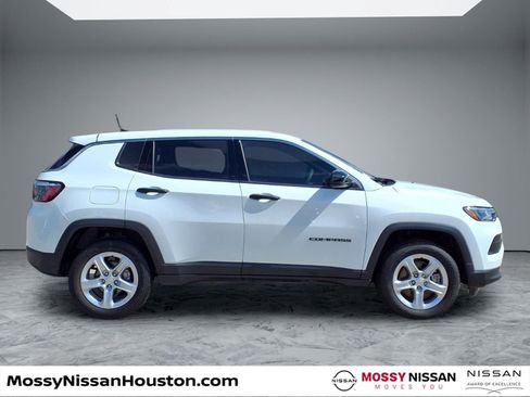 Used 2024 Jeep Compass Sport AWD/4WD image 8