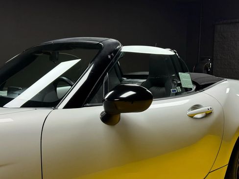 Used 2016 MAZDA MX-5 Miata Club image 9