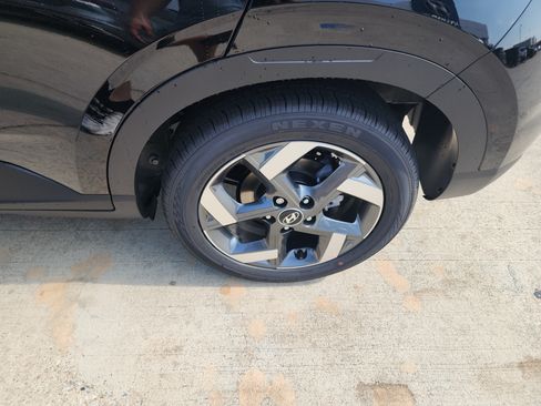 Used 2026 Hyundai Venue SEL FWD image 19