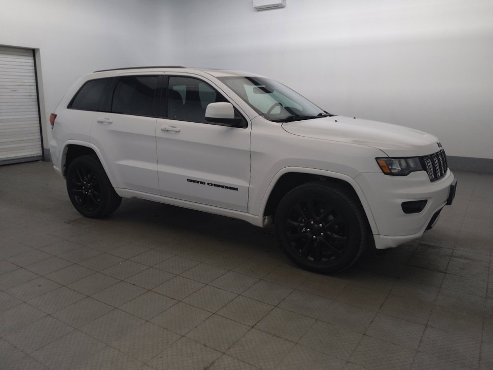 Used 2018 Jeep Grand Cherokee Altitude AWD/4WD image 11