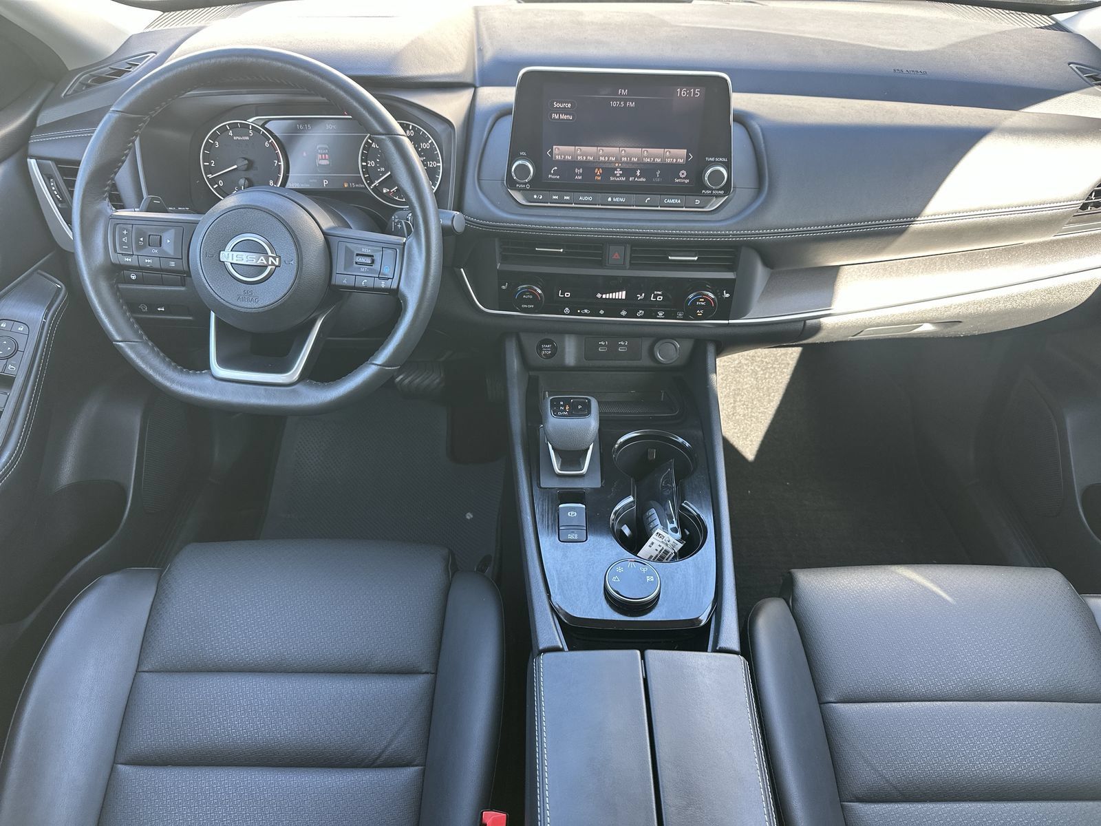 Used 2024 Nissan Rogue SV w/ SV Premium Package AWD/4WD image 18