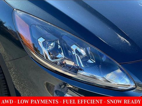 Used 2022 Ford Escape SE w/ Cold Weather Package image 28