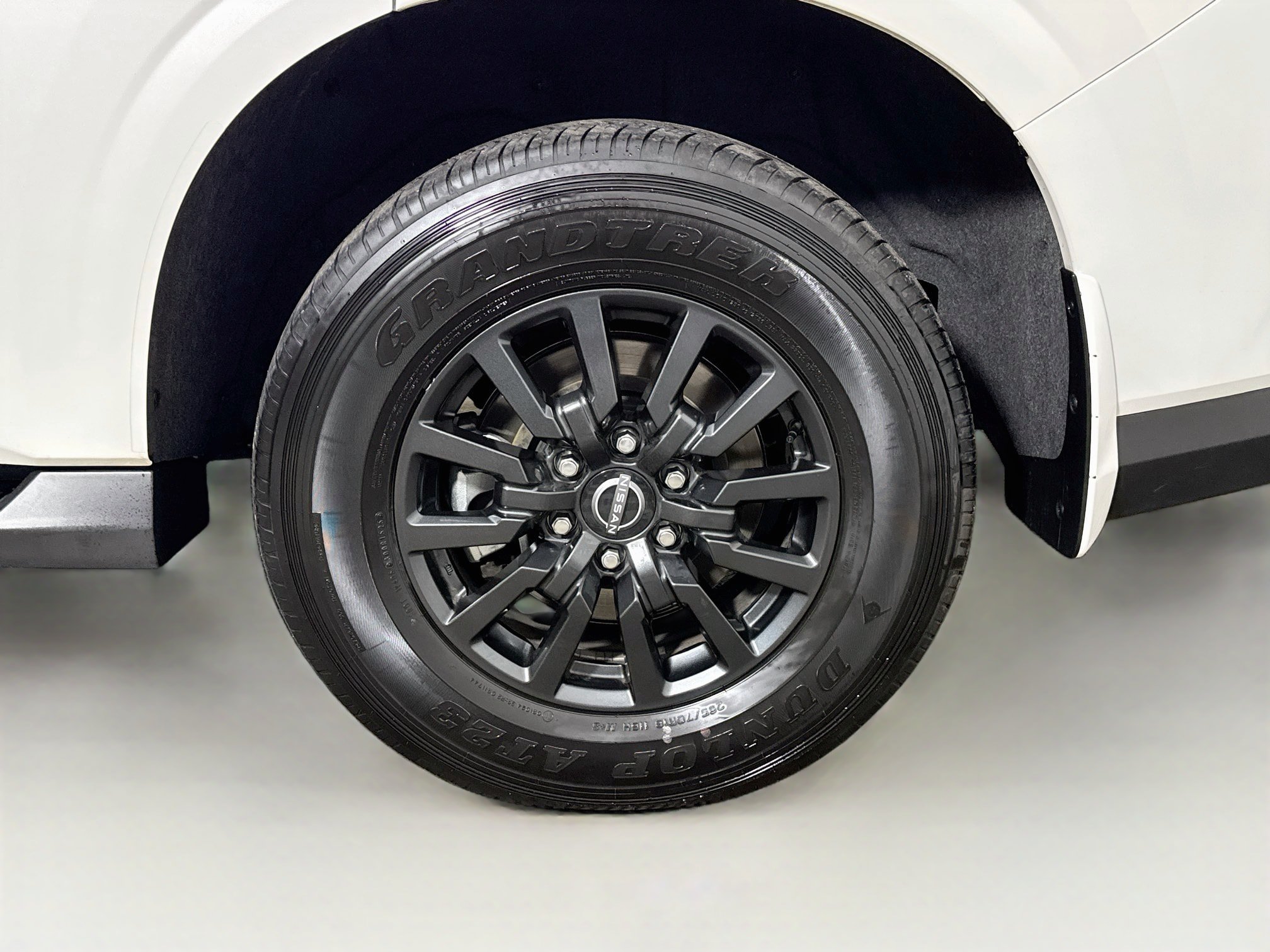 Used 2025 Nissan Armada SV AWD/4WD image 27