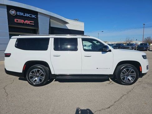 Used 2023 Jeep Wagoneer L Series II image 8