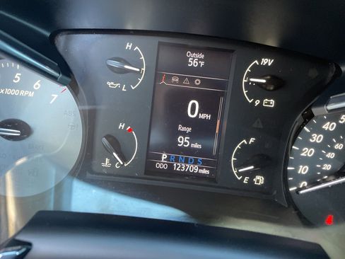 Used 2019 Toyota Sequoia TRD Sport w/ TRD Sport Premium Package image 10