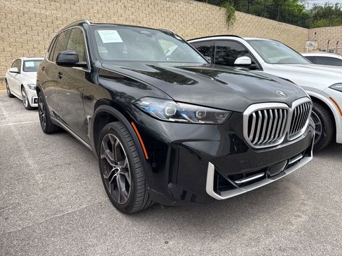 Used 2024 BMW X5 sDrive40i w/ Premium Package image 2