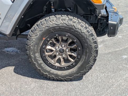 Used 2021 Jeep Wrangler Unlimited Rubicon w/ Trailer Tow Package image 12