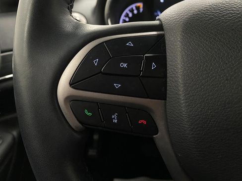 Used 2022 Jeep Grand Cherokee Limited w/ Trailer Tow Group IV image 17