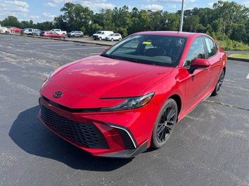 Used 2025 Toyota Camry SE w/ Multimedia Upgrade Package AWD/4WD image 7