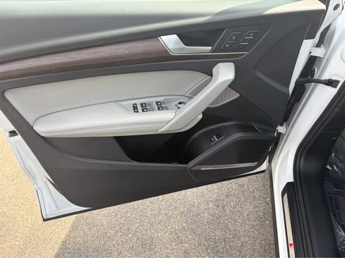 Used 2024 Audi Q5 2.0T Premium Plus w/ Premium Plus Package image 7