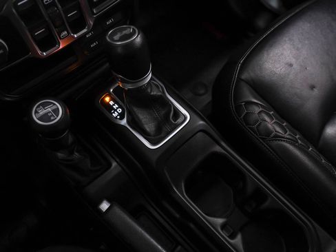 Used 2020 Jeep Wrangler Unlimited Sport image 23