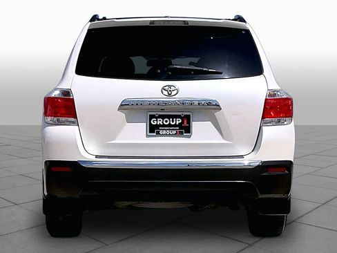 Used 2012 Toyota Highlander SE FWD image 4
