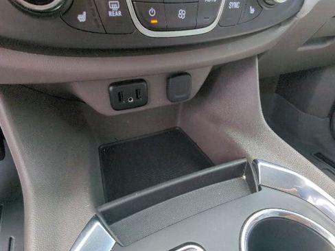Used 2019 Chevrolet Traverse LT w/ LPO, Floor Liner Package FWD image 20
