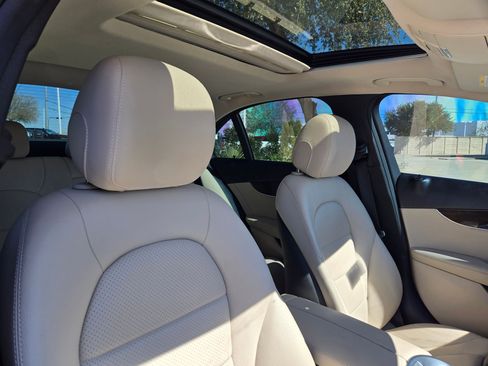 Used 2021 Mercedes-Benz C 300 Sedan image 31