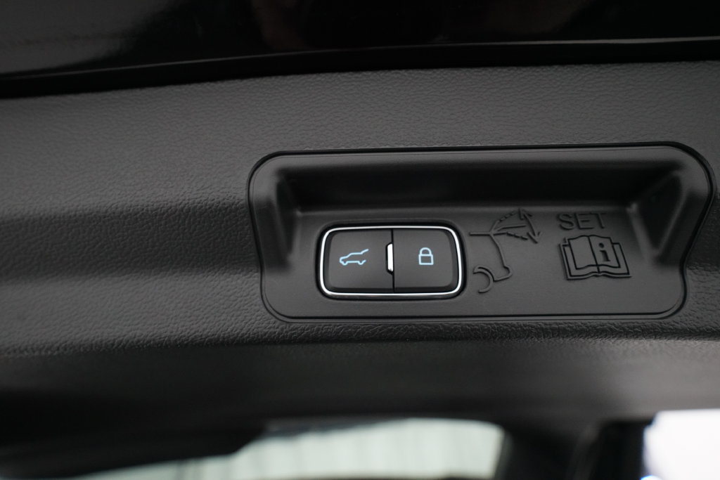 Used 2024 Ford Explorer XLT w/ Equipment Group 202A AWD/4WD image 15