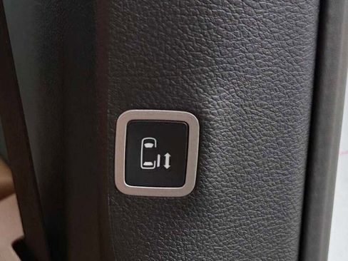 New 2026 Chrysler Pacifica Pinnacle image 38