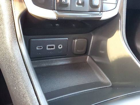 Used 2023 GMC Terrain SLE w/ Driver Convenience Package FWD image 23