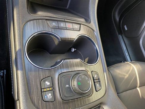 Used 2023 GMC Acadia SLT w/ Technology Package image 25