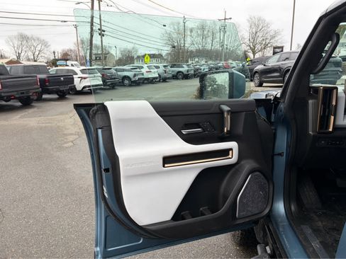 Used 2024 GMC Hummer EV 3X w/ Omega Edition image 10