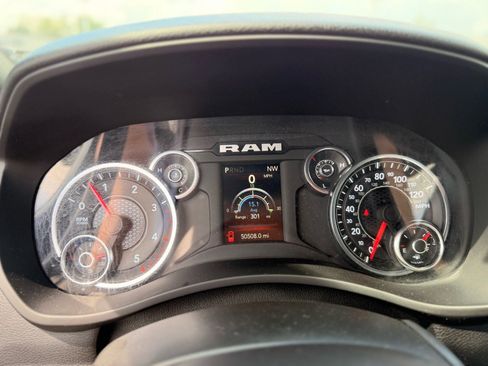 Used 2024 RAM 2500 Big Horn AWD/4WD image 1