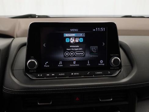 Used 2023 Nissan Rogue SV AWD/4WD image 17