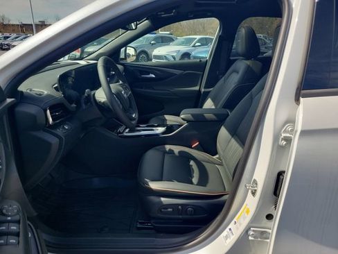 New 2026 Buick Envista Avenir image 17