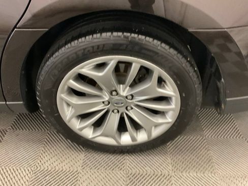 Used 2013 Ford Taurus Limited AWD/4WD image 12