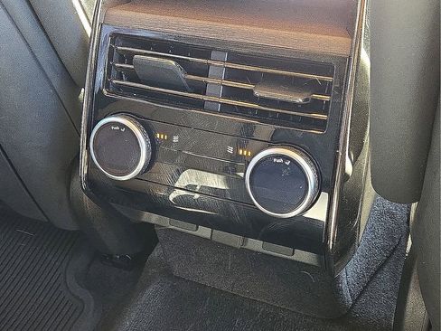 Used 2023 Land Rover Range Rover Sport SE Dynamic image 16