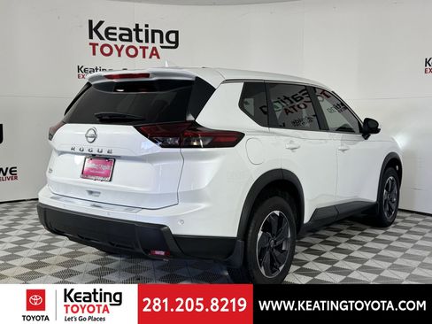 Used 2026 Nissan Rogue SV image 5
