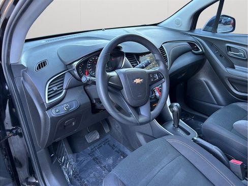 Used 2019 Chevrolet Trax LS image 6