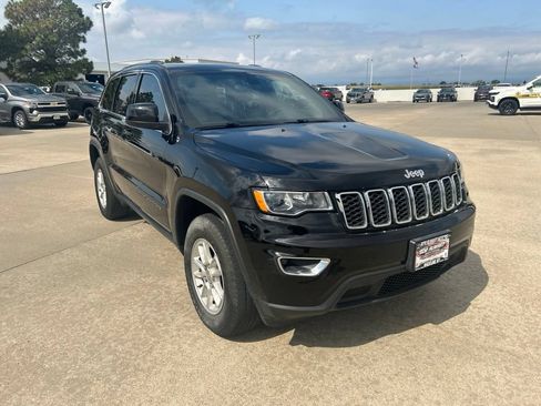 Used 2020 Jeep Grand Cherokee Laredo AWD/4WD image 8