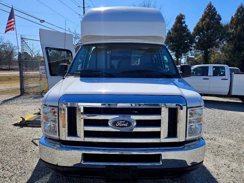 Used 2014 Ford E-350 and Econoline 350 Extended Super Duty w/ Power Group RWD image 2