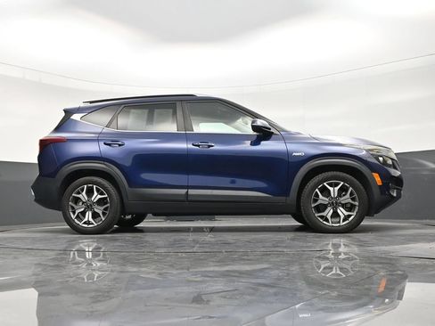 Used 2021 Kia Seltos EX AWD/4WD image 25