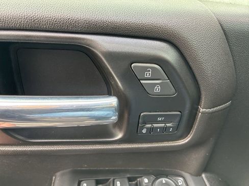 Used 2022 GMC Sierra 2500 Denali w/ Denali Black Diamond Edition image 26