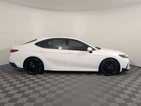 Certified 2025 Toyota Camry SE FWD image 4
