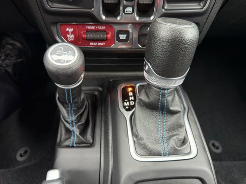 Used 2023 Jeep Wrangler Unlimited Rubicon 4xe w/ Safety Group AWD/4WD image 36