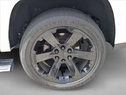 Used 2020 GMC Yukon XL Denali w/ Denali Premium Package image 20