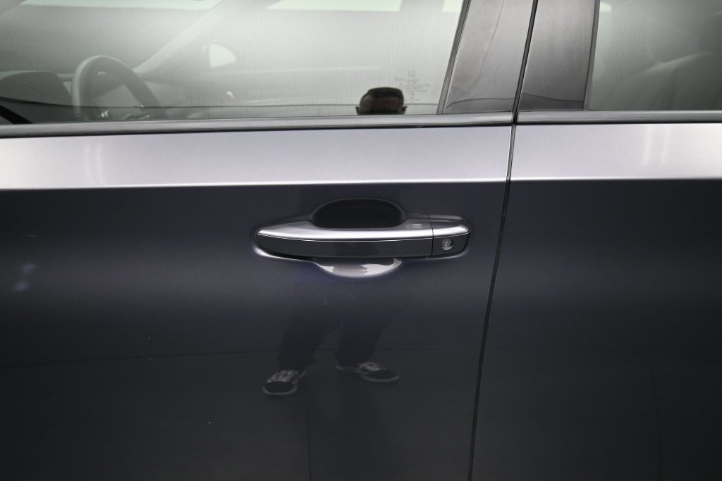 Used 2019 Honda Accord EX-L image 16