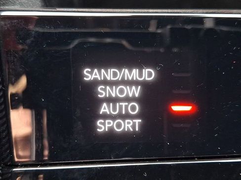 Used 2025 Jeep Grand Cherokee L Limited w/ Black Appearance Package image 23