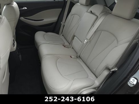 Used 2020 Buick Envision Essence FWD image 29