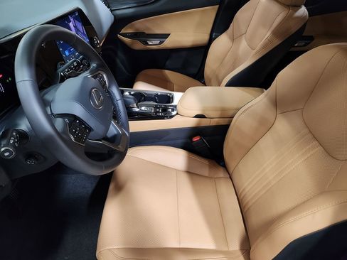 Used 2025 Lexus NX 350 Premium AWD image 29