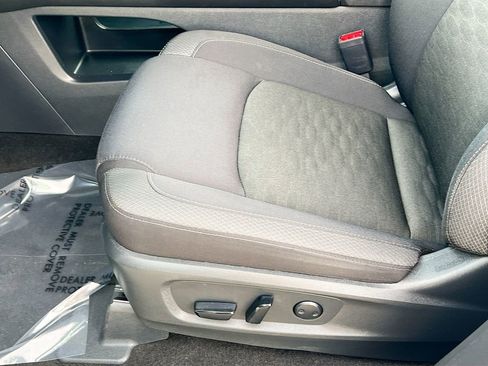 Used 2024 Nissan Pathfinder SV image 18