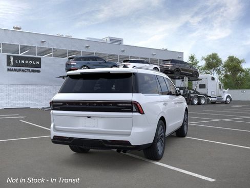 New 2026 Lincoln Navigator Reserve AWD/4WD image 8