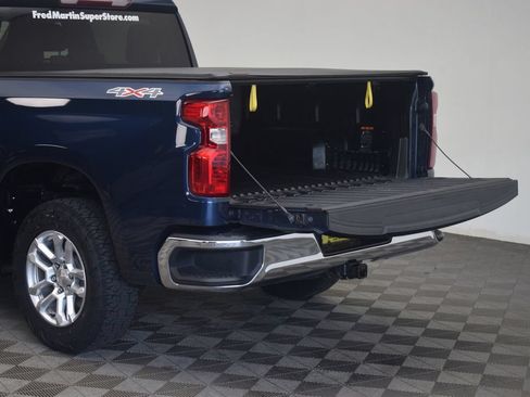 Used 2022 Chevrolet Silverado 1500 LT AWD/4WD image 30